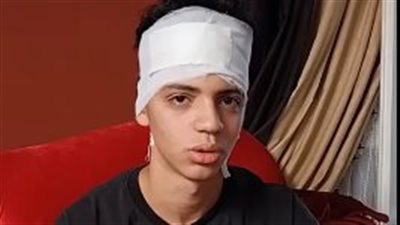 عامل بمحطة وقود تعدى عليه أشخاص بأسلحة بيضاء في السويس: حاولنا نمنعهم من الاستعراض بسيارتهم في المحطة| بث مباشر 