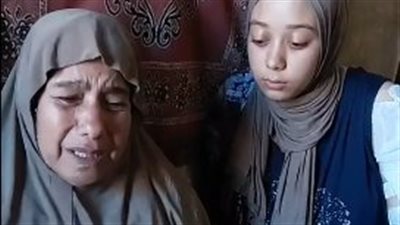 مسنة تستغيث من تعدي شقيقتها وأبنائها على حفيدتها: أختي وعيالها كبوا على حفيدتي ماية نار بسبب الورث| بث مباشر 