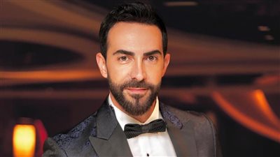 كارلوس عازار بعد نجاحه في مسلسل سيب وأنا أسيب: الدراما المصرية الهدف لكل فنان عربي