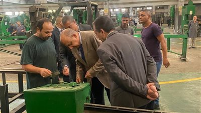 وزير قطاع الأعمال: تصنيع الأجزاء المعدنية لبديل التوك توك بالتعاون مع شركة أجنبية