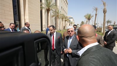 برعاية التعليم العالي.. توقيع عقود تصميم وتصنيع أول سيارة كهربائية مصرية محلية الصنع 