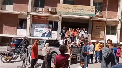 بالمزمار والطبل البلدي.. أسرة مريض تحتفل بخروجه من معهد جنوب مصر للأورام بعد علاجه| فيديو