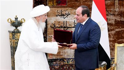 السيسي يمنح سلطان البهرة وشاح النيل تقديرًا لجهوده المتواصلة في مصر 