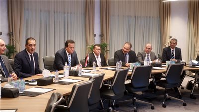 وزير الصحة يبحث مع رئيس مجمع الإصدارات الذكية التعاون في التحول الرقمي