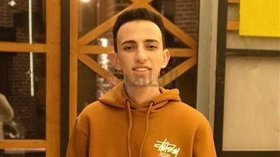 كنت نموذج ج لقيته د.. طالب بالثانوية العامة يروي تفاصيل إطلاعه على كراسة إجابته بمادة العربي