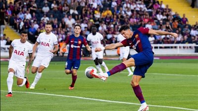 توتنهام يتقدم على برشلونة بثنائية في الشوط الأول من كأس خوان جامبر