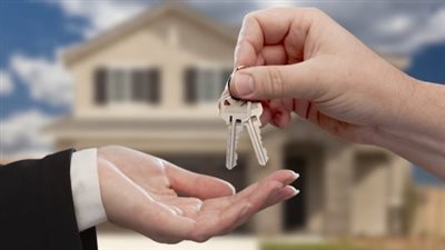 ما حكم شراء شقة بالتقسيط بمقدم حجز؟.. الإفتاء تجيب 