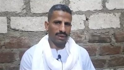 سائق يكشف تفاصيل عثوره على آلاف الدولارات وتسليمها لصاحبها بالمنيا: صاحبها مكانش مصدق | بث مباشر