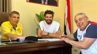 جلسة بين خالد عيد ومسؤولي غزل المحلة استعدادا للموسم الجديد