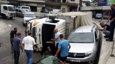 اشتباكات مسلحة بين الأهالي وعناصر حزب الله في لبنان بعد انقلاب شاحنة محملة أسلحة