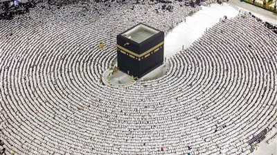 خطيب المسجد الحرام يدعو باكيًا: اللهم حرر المسجد الأقصى وانصر إخواننا في فلسطين | فيديو 