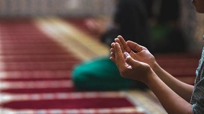 ما يقال في ساعة الاستجابة يوم الجمعة؟.. قراءة الكهف والصلاة على النبي