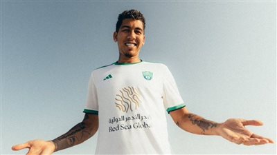 فيرمينو يرتدي شارة قيادة أهلي جدة في الموسم المقبل