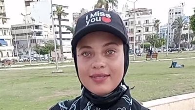 جوزي طلقني وحرمني من ضنايا.. قصة كفاح بائعة أكل الحمام ببورسعيد: بشتغل عشان أرجع ابني لحضني | بث مباشر