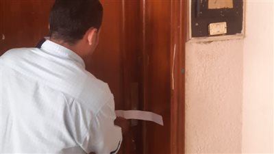 غلق وتشميع مكتب استيراد وتصدير دون ترخيص بمدينة نصر | صور