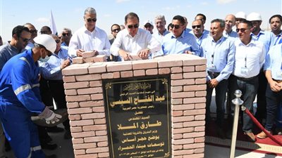 وزير البترول يضع حجر أساس مشروعات تطوير وتوسعات ميناء الحمراء بالعلمين الجديدة
