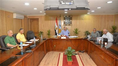 محافظ أسيوط: وصول 7460 تختة مدرسية لإحلال وتجديد الأثاث المدرسي بالمراكز والقرى