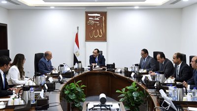 لحل أزمة السجائر.. رئيس الوزراء يوجه بزيادة أوامر التوريد للمواد الخام بالشركة الشرقية للدخان