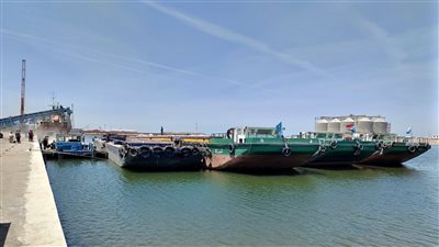 ميناء دمياط يستقبل 4000 طن ذرة و8175 طن قمح خلال 24 ساعة