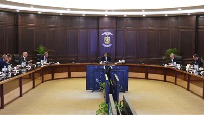 رئيس الوزراء يوجه بتشديد الرقابة على الأسواق وتوفير السلع الاستراتيجية