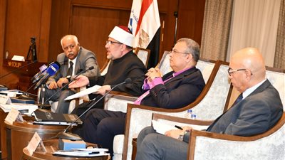 وزير الأوقاف: مصر دولة عظيمة تمارس سياسة شريفة ونظيفة ولا تتاجر بمحن الآخرين أو قضايا اللاجئين