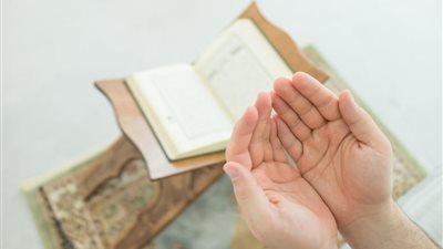 أزهري: وجوب الدعاء بأن نكون من الشاكرين