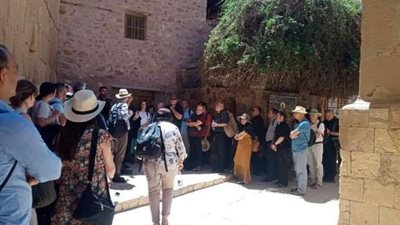 وفود من إيطاليا وألمانيا وإسبانبا.. انتعاش السياحة في مدينة سانت كاترين