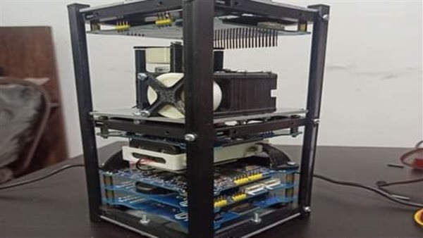 نموذجًا للقمر الصناعي