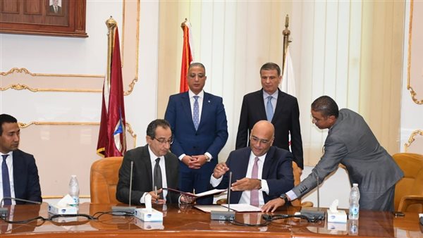 محافظ الفيوم يشهد