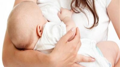 الرضاعة في زمن كورونا.. بماذا نصحت “الصحة” الأمهات لحماية أطفالهن من الفيروس؟ (صورة)