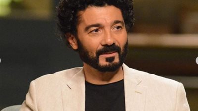 أخبار الدراما اليوم| رد خالد النبوي على بوسترات “لما كنا صغيرين”.. وحقيقة طرح جزء جديد لـ”عايزة أتجوز”