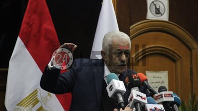 وزير التعليم لأولياء الأمور عن البحث: “لو إيدك بتاكلك حاول تسيب الطالب يعتمد على نفسه”