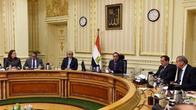 بدء اجتماع اللجنة العليا لإدارة أزمة فيروس كورونا برئاسة مدبولي