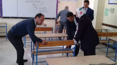 تعليم كفر الشيخ: تفعيل التباعد بين الطلاب بامتحانات الدبلومات الفنية ووضع كل 14 طالبا بلجنة (صور)