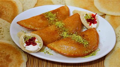 أكلات رمضان.. تعرف على طريقة عمل القطايف