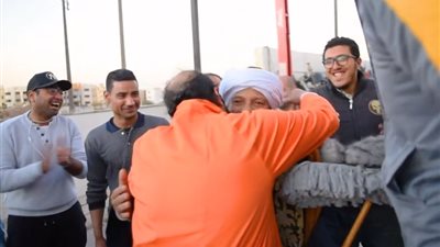 ما حدش فاهم حاجة الحلقة 2.. علقة ساخنة لمحمد ثروت من إسكندرانية بسبب كورونا