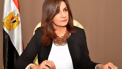 نبيلة مكرم ترد على تخصيص فنادق أحد أقاربها للحجر الصحي بمرسى علم (صورة)