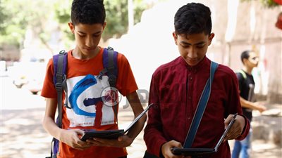 تنطلق غدًا من المنازل.. تفاصيل امتحانات الترم الثاني للصف الأول الثانوي 2020