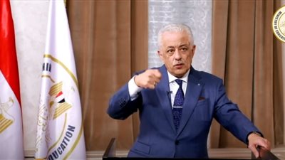 طلاب الأول الثانوي يتحاورون من أجل الغش على صفحة التعليم.. والوزير يُعلق (صورة)