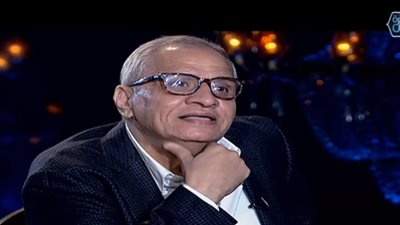 أحمد السبكي بعد اتهامه بتقديم البلطجة : “متكلموش ليه على إبراهيم الأبيض ولا عشان دا مروان حامد؟”