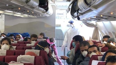 “مدبولي”: توجيهات رئاسية بإعادة جميع المصريين العالقين في الخارج قبل عيد الفطر