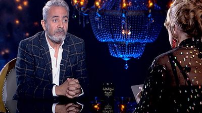 صبري فواز لـ شيخ الحارة: أنا عيني زايغة.. ومش بحب أجامل نفسي 