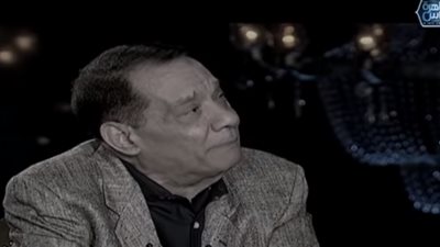 حلمي بكر يبكي ويستغيث بالمسئولين بسبب ابنته في برنامج شيخ الحارة