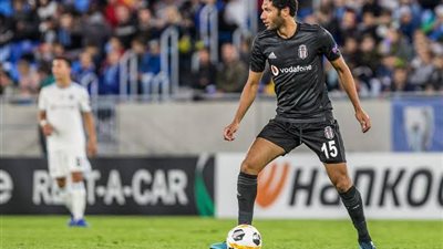 محمد النني يتواصل مع إدارة آرسنال لتجديد إعارته لنادي بشكتاش