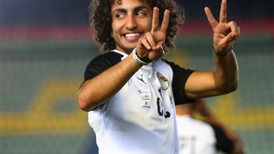 عمرو وردة: هناك أشخاص يحاربونني لعدم عودتي للمنتخب.. ولم أرحل عن لاريسا لأسباب تأديبية