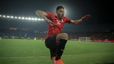 ناد برتغالي يترقب ضم أكرم توفيق.. واللاعب يرفض “دكة” الأهلي