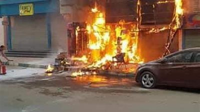 حريق يلتهم “سوبر ماركت” في سوهاج (صور)