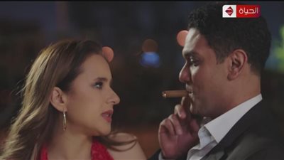 مسلسل بـ100 وش الحلقة 20.. نيللي كريم ترفض الزواج من آسر ياسين للمرة الثانية