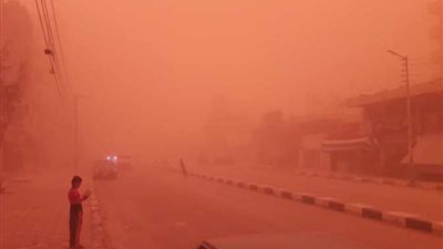 الضحية الثانية.. مصرع طفلة سقط عليها “بلوك” بسبب الطقس غير المستقر بقنا (فيديو)