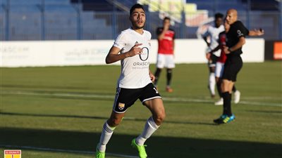 مكالمة هاتفية تثير قلق أكرم توفيق